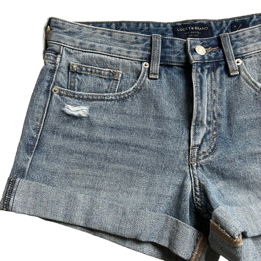 Lucky Brand Boyfriend Blue Denim Cuffed Shorts Size 6/28 Distressed Cotton - Picture 2 of 9